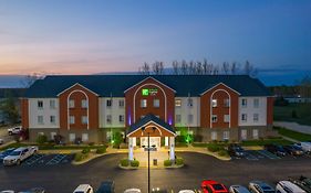 Holiday Inn Express Hotel & Suites Bedford By Ihg